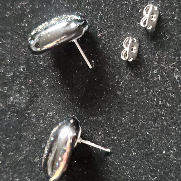 Hand Blown Glass Earrings. - Picture 5 of 7